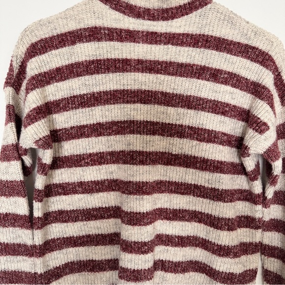 American Eagle Outfitter Stripe Wine Read and Light Brown Sweater Size Medium - Picture 12 of 12